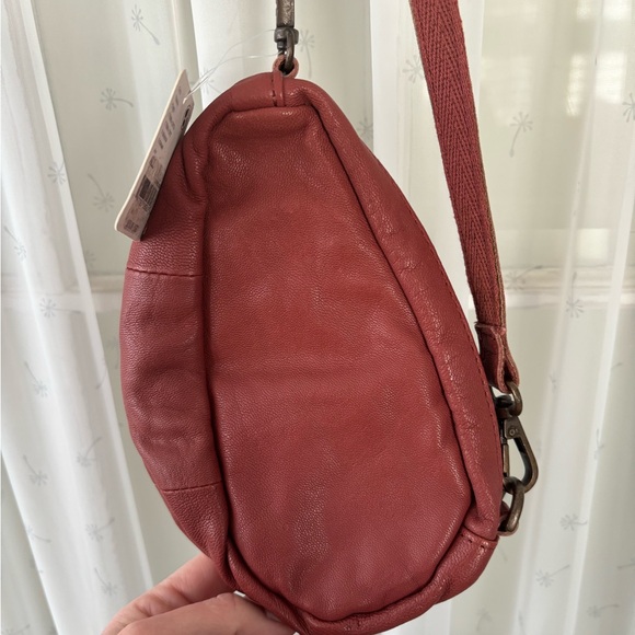 MINI COFFEE DATE LEATHER CROSSBODY BAG IN TERRACOTTA Free People - Picture 2 of 4